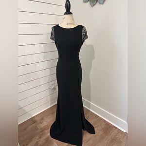 Aidan Mattox Black Formal Evening Gown Beaded Detail Sz 8